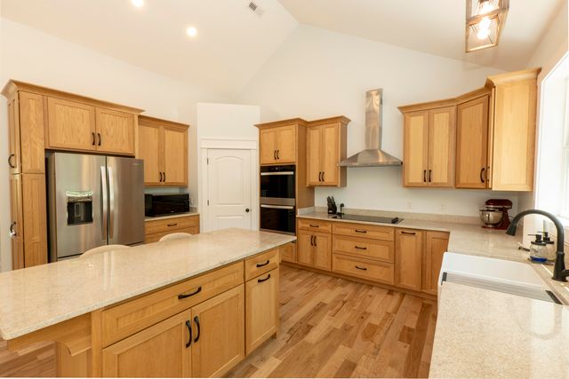 56 East Golden Island, Nancy, KY 42544