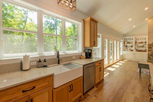 56 East Golden Island, Nancy, KY 42544