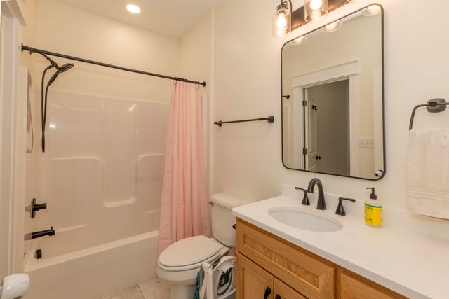 56 East Golden Island, Nancy, KY 42544