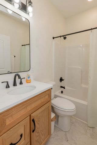 56 East Golden Island, Nancy, KY 42544
