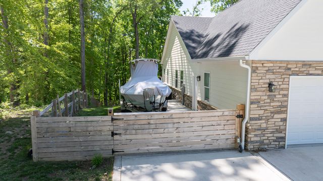 56 East Golden Island, Nancy, KY 42544