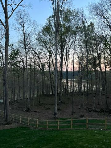 56 East Golden Island, Nancy, KY 42544