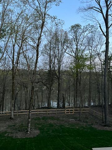 56 East Golden Island, Nancy, KY 42544