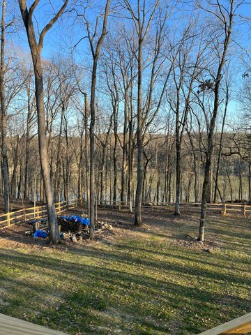 56 East Golden Island, Nancy, KY 42544