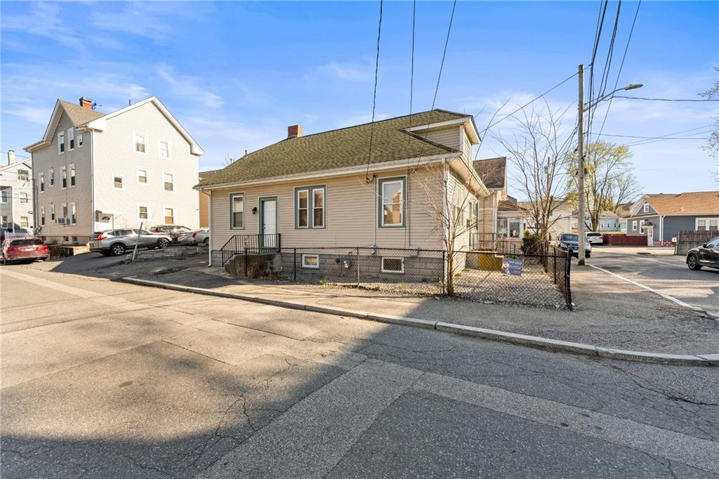 18 Crowninshield Street, Providence, RI 02909
