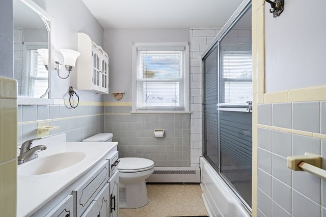 389 Abbott St, Springfield, MA 01118