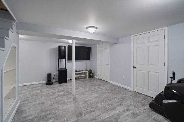 389 Abbott St, Springfield, MA 01118
