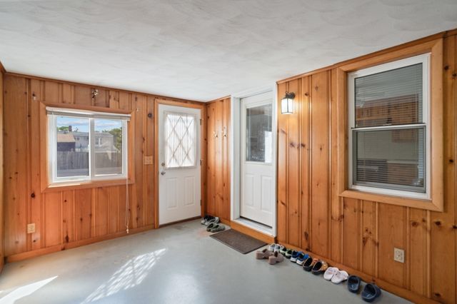 389 Abbott St, Springfield, MA 01118