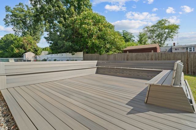 389 Abbott St, Springfield, MA 01118