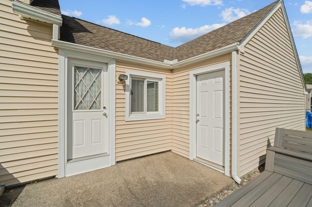 389 Abbott St, Springfield, MA 01118