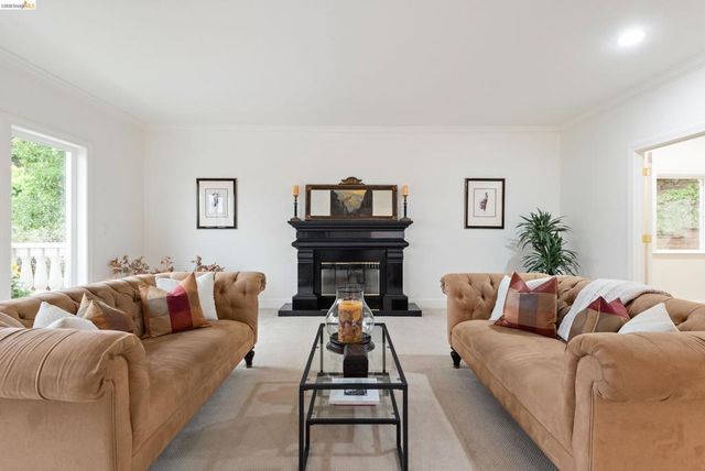 6036 Mazuela Dr, Oakland, CA 94611