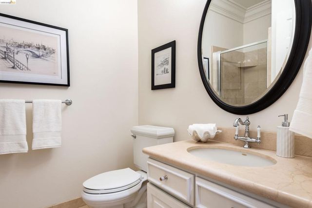 6036 Mazuela Dr, Oakland, CA 94611