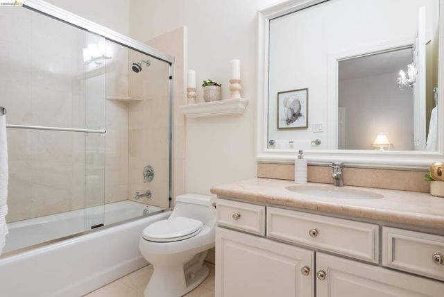6036 Mazuela Dr, Oakland, CA 94611