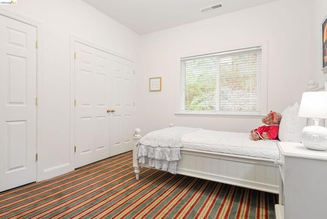6036 Mazuela Dr, Oakland, CA 94611
