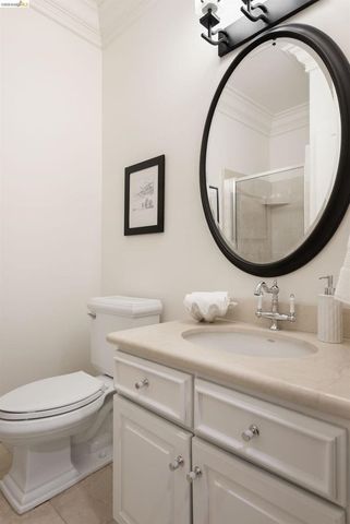 6036 Mazuela Dr, Oakland, CA 94611