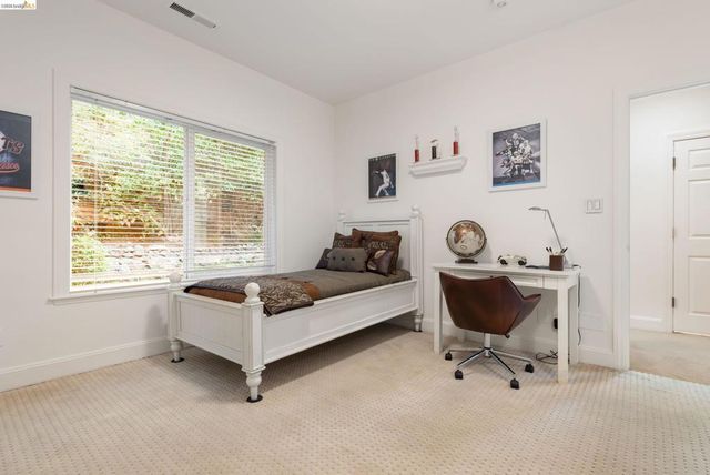 6036 Mazuela Dr, Oakland, CA 94611