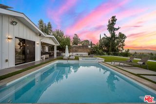 20461 Coulson Street, Woodland Hills (los Angeles), CA 91367
