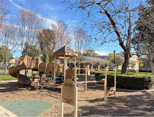 1413 Manchester Way, Tustin, CA 92782