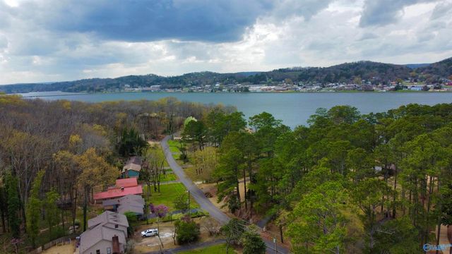 1905 Wyeth Drive, Guntersville, AL 35976