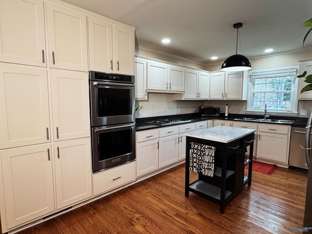 1905 Wyeth Drive, Guntersville, AL 35976