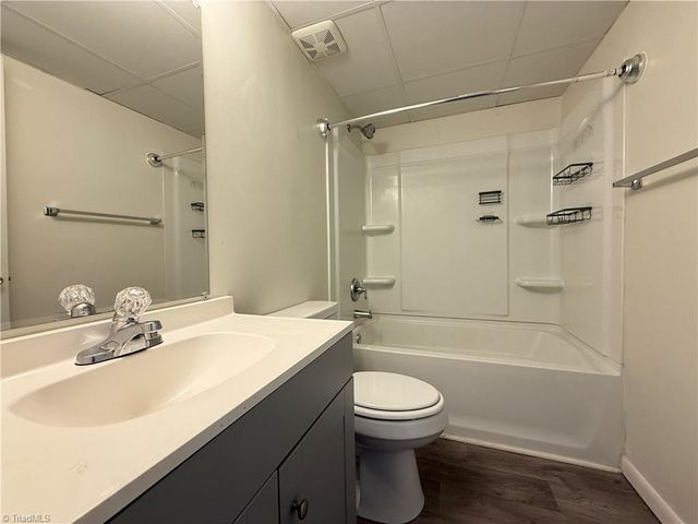 3826 Country Club Road K, Winston-salem, NC 27104