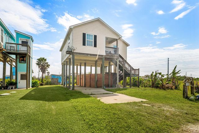 1018 Dolphin Road, Gilchrist, TX 77617