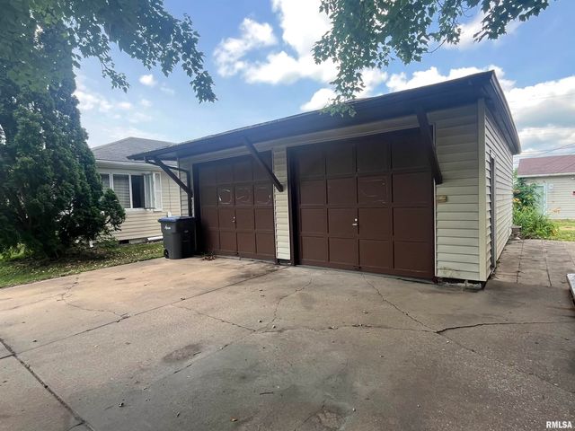 448 E 4TH Street, Milan, IL 61264