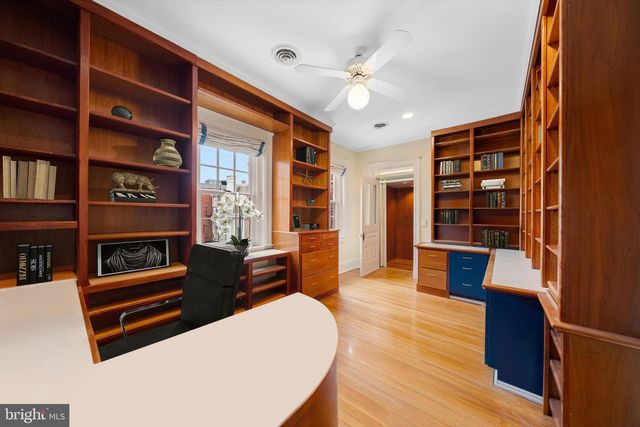 2134 R ST NW, Washington, DC 20008