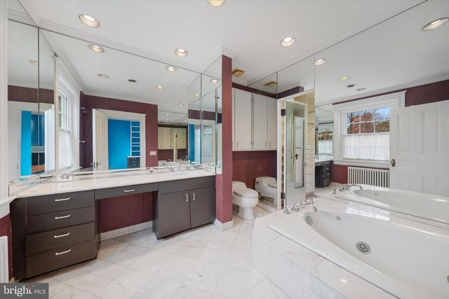 2134 R ST NW, Washington, DC 20008