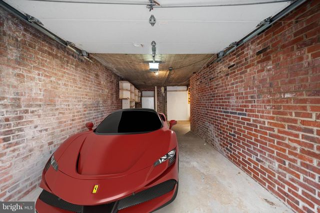 2134 R ST NW, Washington, DC 20008