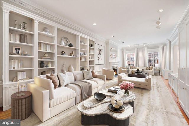 2134 R ST NW, Washington, DC 20008