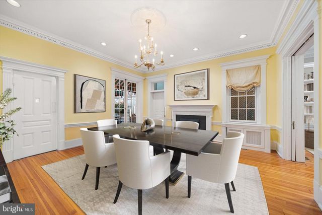 2134 R ST NW, Washington, DC 20008