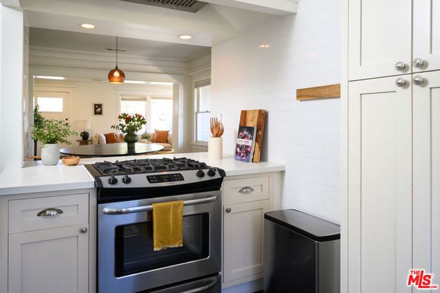 2238 W 28th Street, Los Angeles, CA 90018