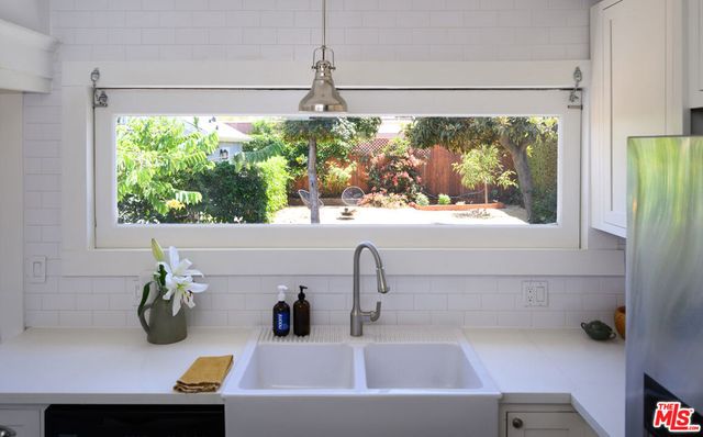 2238 W 28th Street, Los Angeles, CA 90018