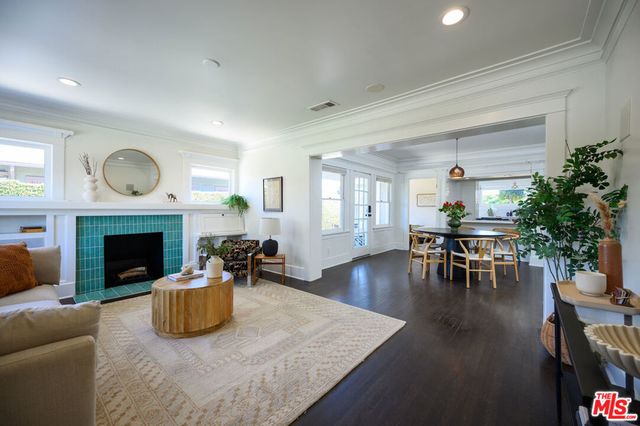2238 W 28th Street, Los Angeles, CA 90018