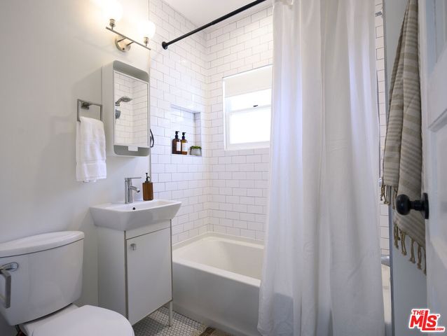 2238 W 28th Street, Los Angeles, CA 90018