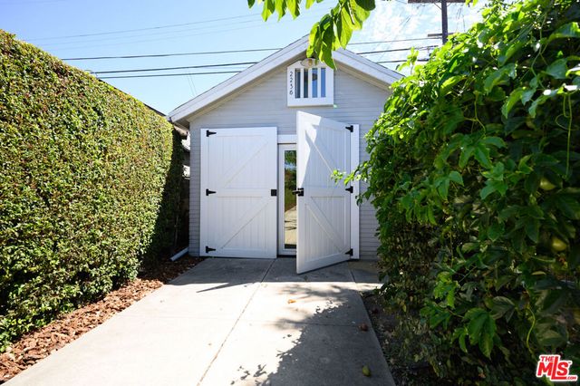 2238 W 28th Street, Los Angeles, CA 90018