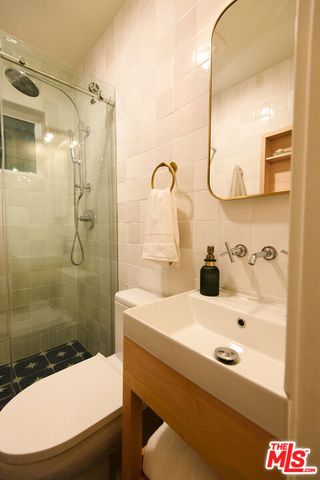 2238 W 28th Street, Los Angeles, CA 90018