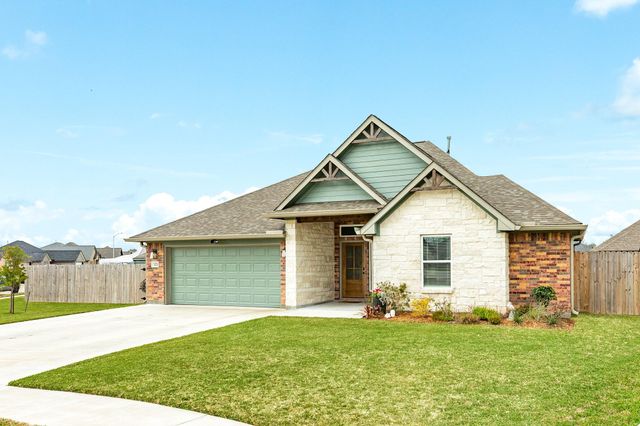 321 Yorktown Avenue, Clute, TX 77531