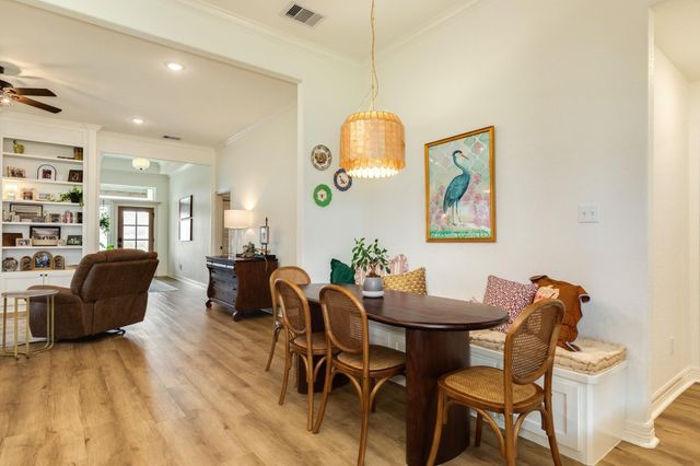 321 Yorktown Avenue, Clute, TX 77531