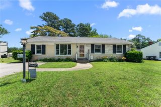 7978 Meadow Dr, Mechanicsville, VA 23111