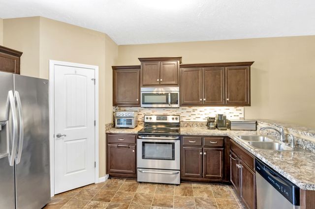 2429 New Holland Cir, Murfreesboro, TN 37128