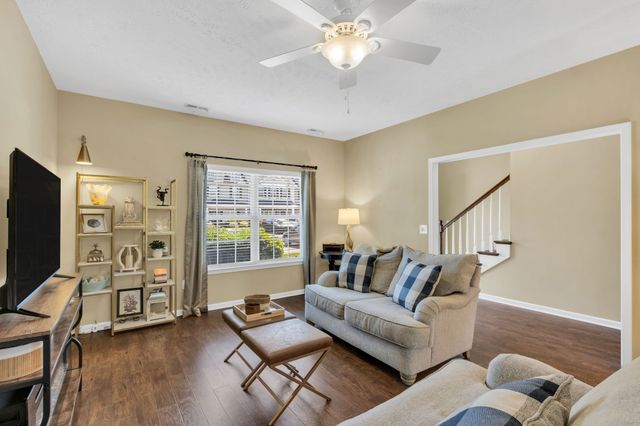 2429 New Holland Cir, Murfreesboro, TN 37128