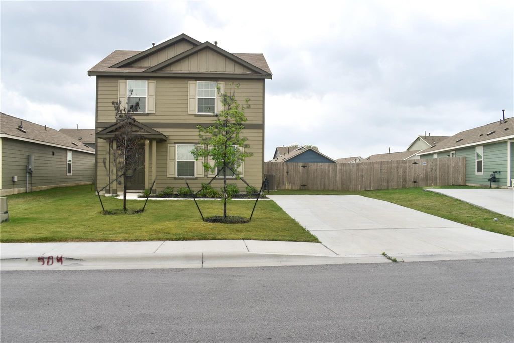 504 Sunray DR, Lockhart, TX 78644