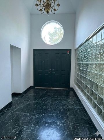 181 W Hobart Gap Rd, Livingston Twp., NJ 07039