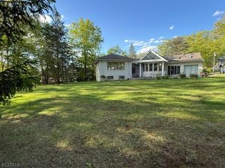 181 W Hobart Gap Rd, Livingston Twp., NJ 07039
