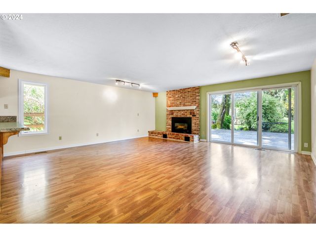 5750 Sw RIVER Rd, Hillsboro, OR 97123