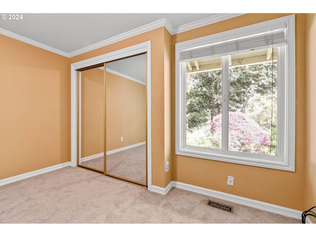 5750 Sw RIVER Rd, Hillsboro, OR 97123