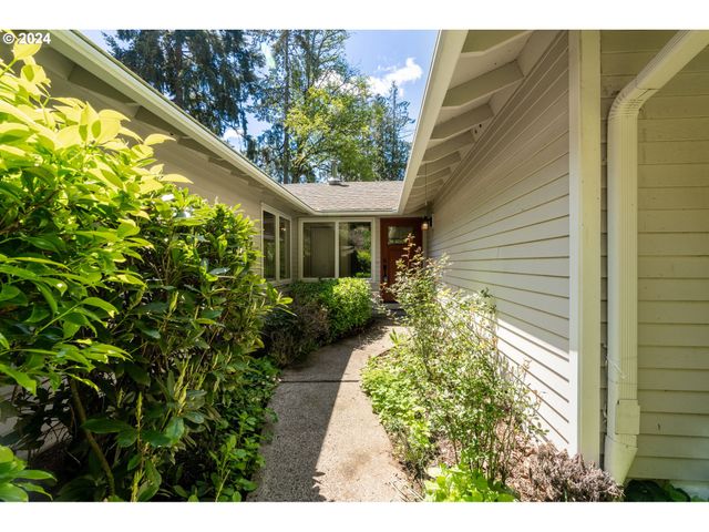 5750 Sw RIVER Rd, Hillsboro, OR 97123