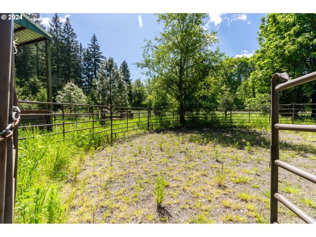 5750 Sw RIVER Rd, Hillsboro, OR 97123